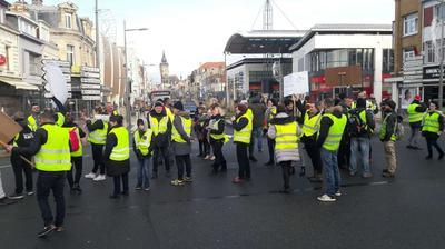 Le Défilé Des Gilets Jaunes Est Terminé Des Blocages De La16