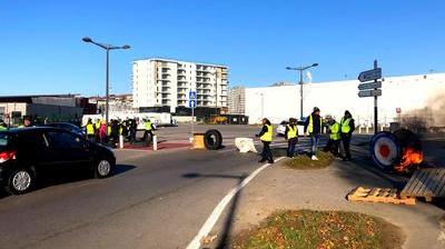Boulogne Sur Mer Les Gilets Jaunes Bloquent Tous Les Accès