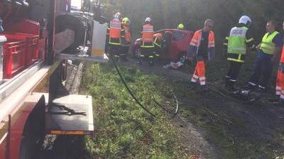 Vendin Le Vieil Accident Sur La D947 Une Conductrice Piegee Dans Sa Voiture Le Phare Dunkerquois